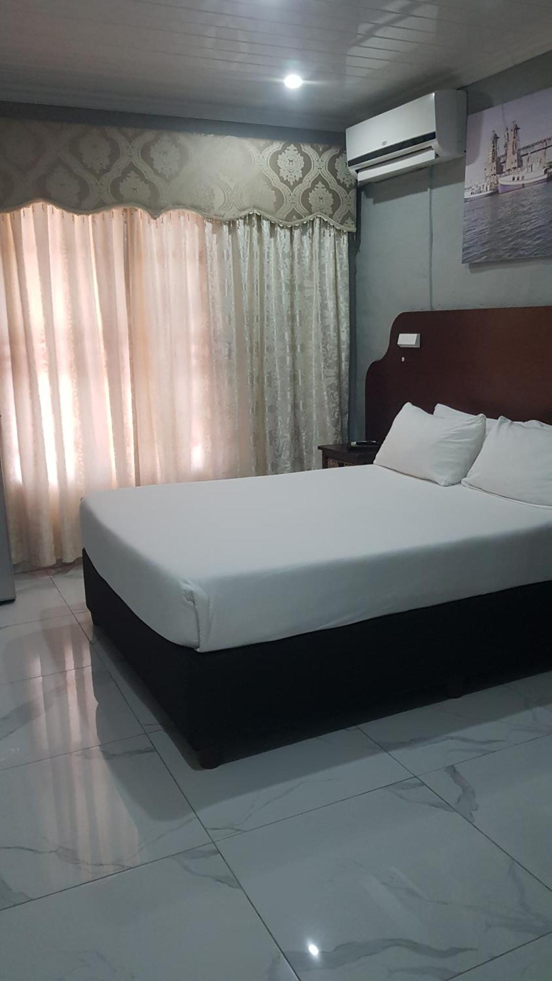 Rainbow Guest House And Tours Uitenhage المظهر الخارجي الصورة